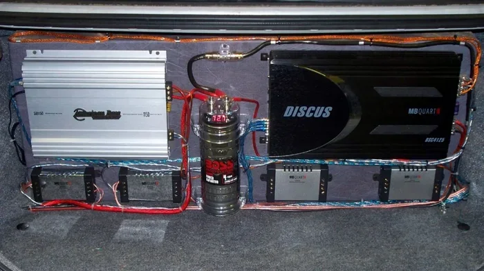 4 Channel Amp Sub and Speakers