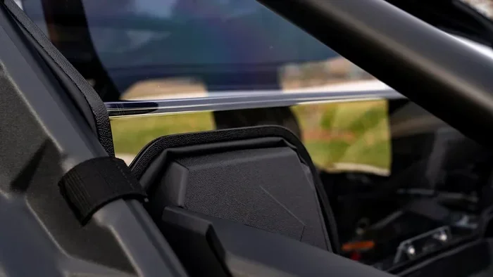 Rzr Pro Xp Rear Window with Speakers