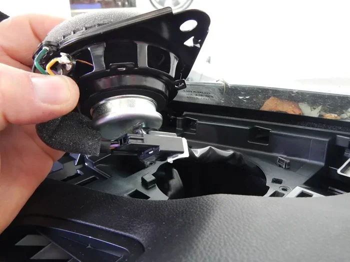 Subaru Outback Speakers Not Working