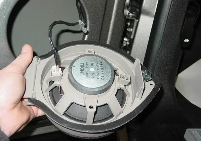 What Size Speakers Are in a 2011 Chevy Silverado