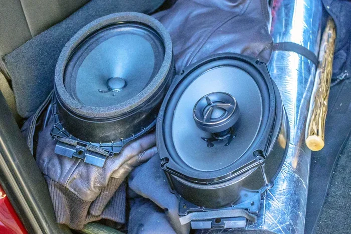 What Size Speakers Are in a 2015 Chevy Silverado