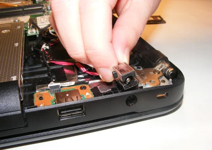 Fixing Laptop Ports Usb and Power Jack Replacement